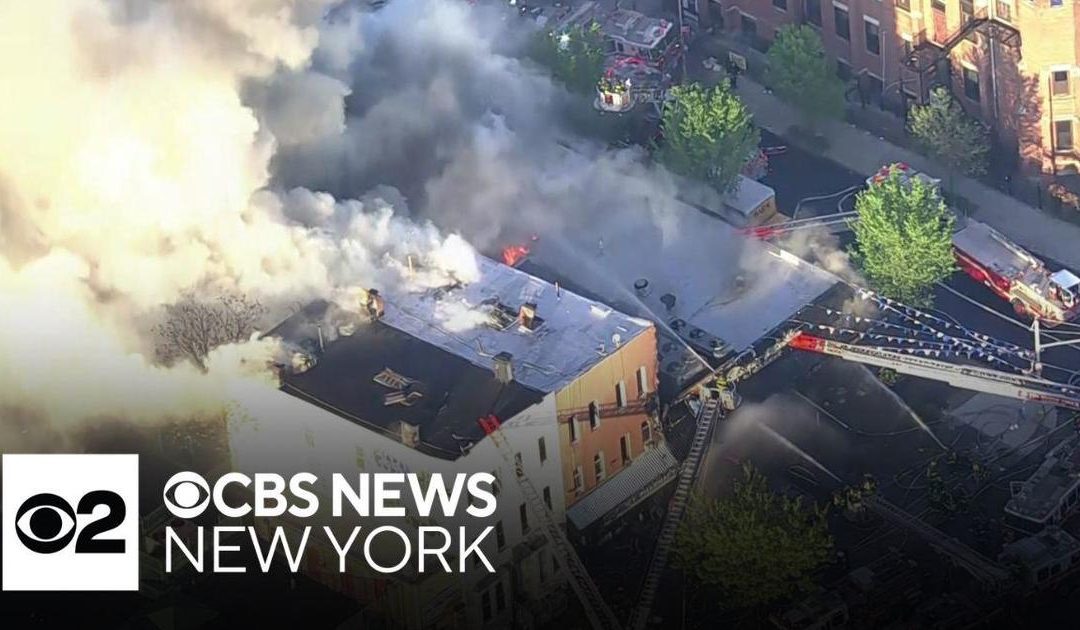 Video shows crews battling massive fire at Brooklyn supermarket – CBS News
